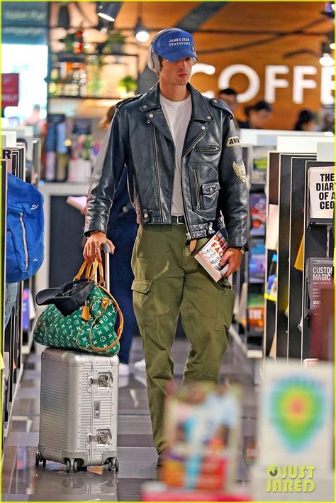 jacob elordi airport